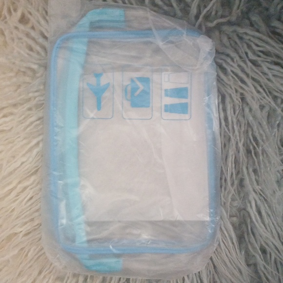 HUGE New NIB Make Up Press On False Nails Lashes And Face Serum FREE make Up Bag - Picture 13 of 13